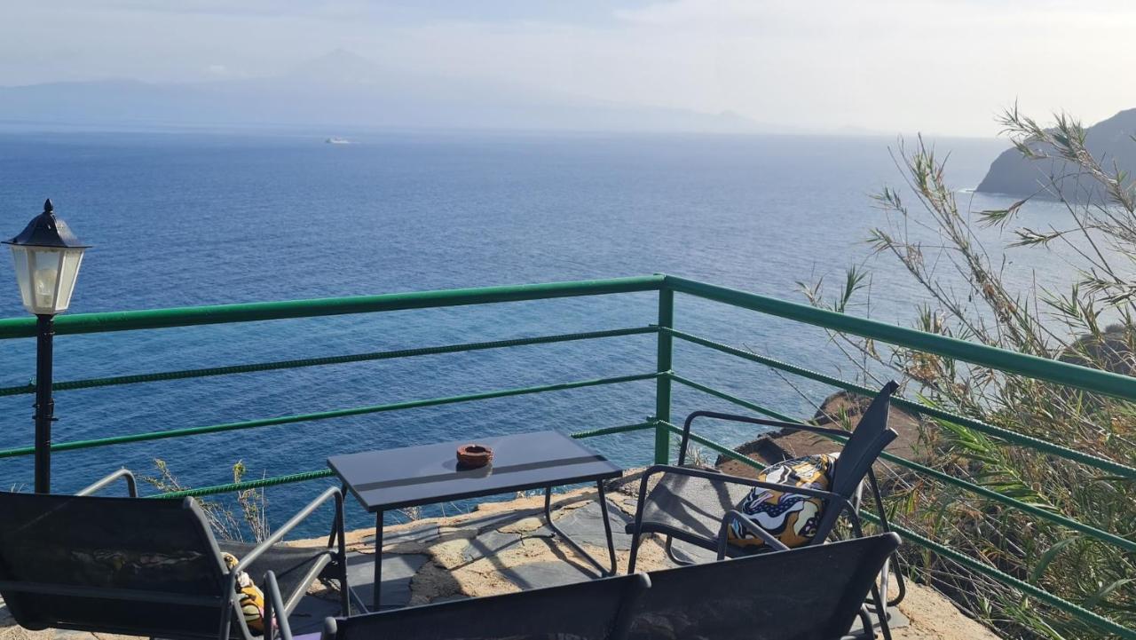 Cerrajones: Spectacular Views From The Cliff Agulo